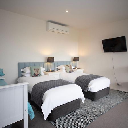 12 Apostles Accommodation Anchors Beach House With Sea Views Порт Кембъл Екстериор снимка