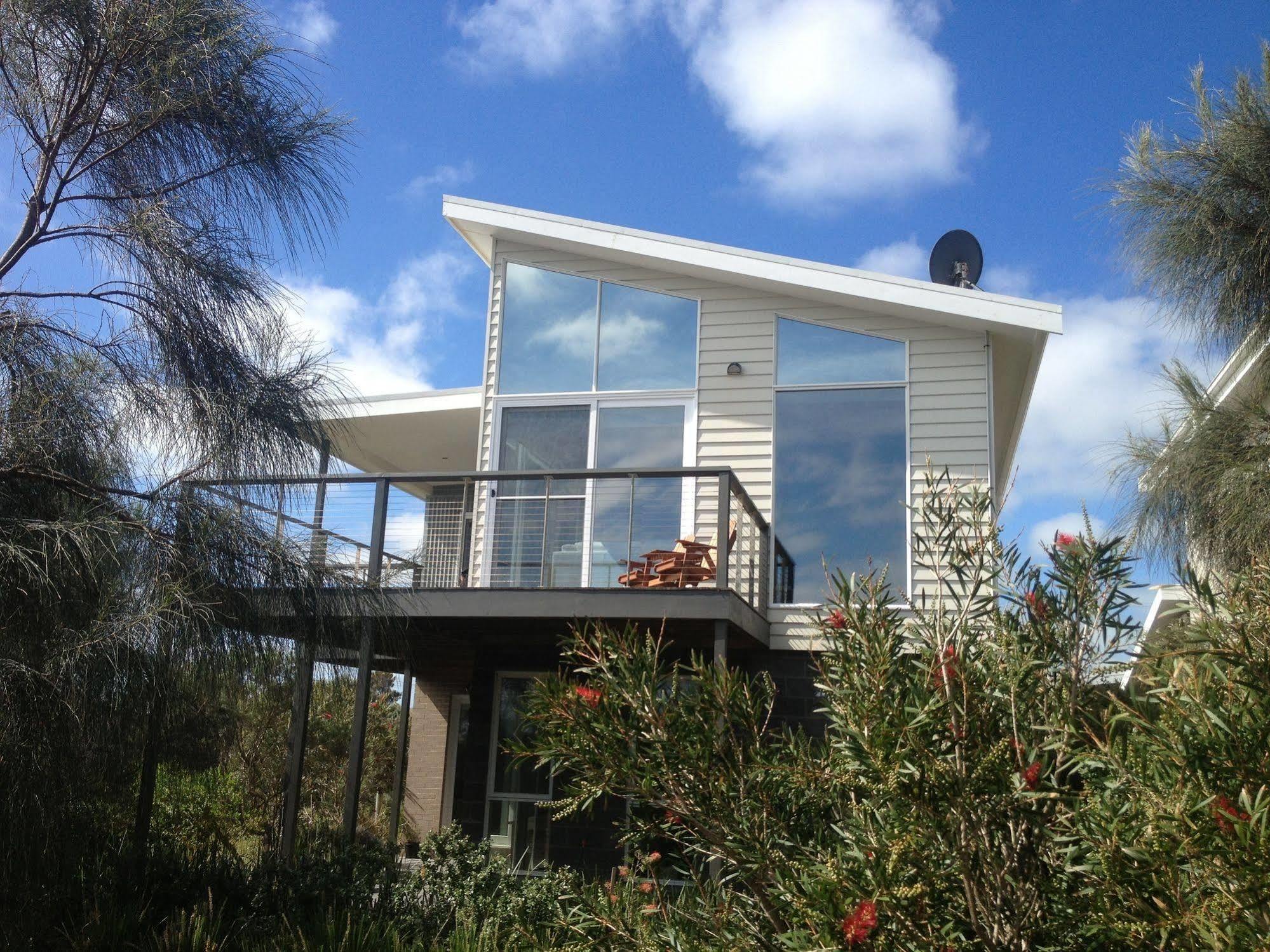 12 Apostles Accommodation Anchors Beach House With Sea Views Порт Кембъл Екстериор снимка